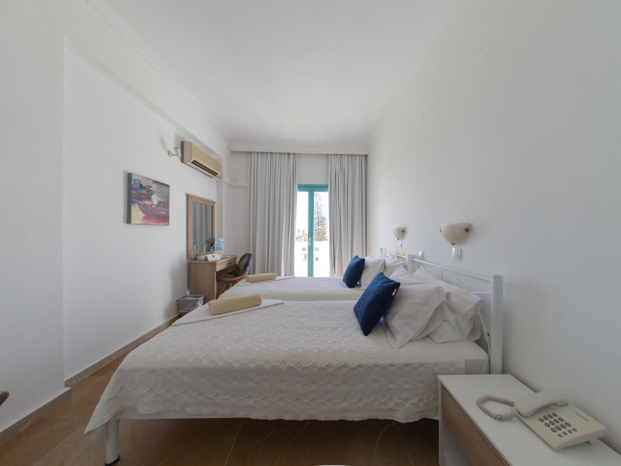 חריסי אקטי Amaryllis Beach Hotel חדר תמונה